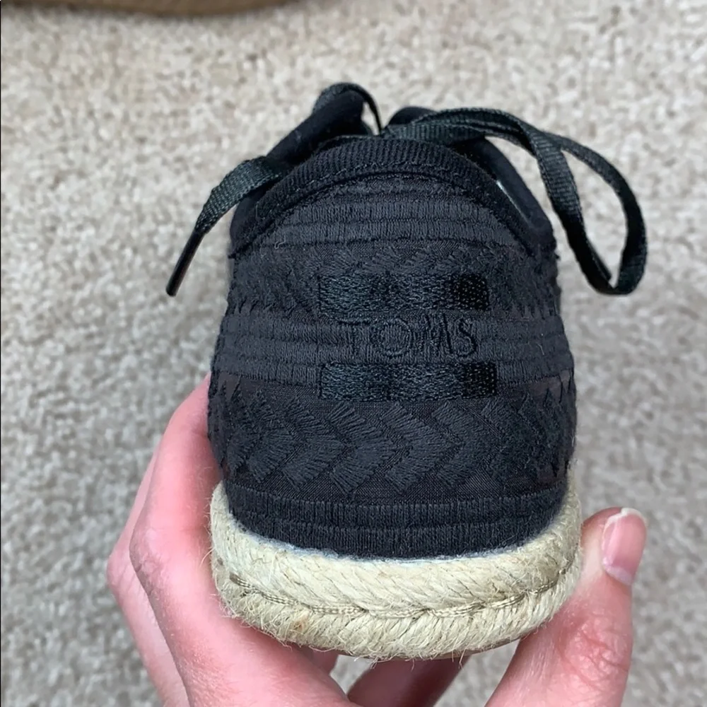 NWOT Toms Lena black arrow espadrilles sz 7